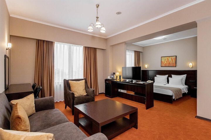 Room 44 of 148