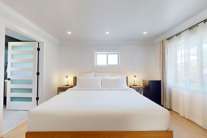 Room 12 of 22