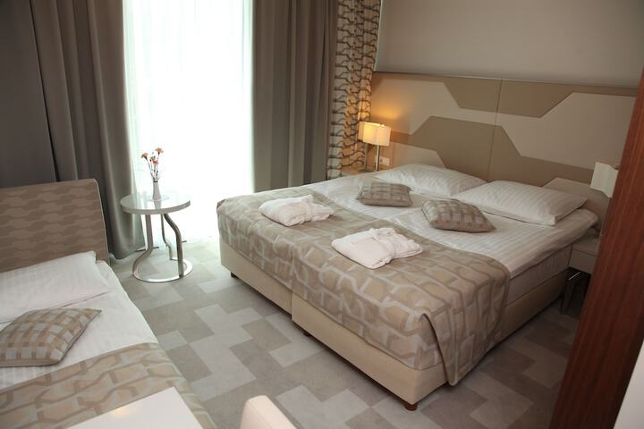 Room 5 of 25