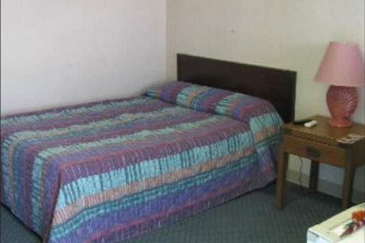 Room 3 of 9