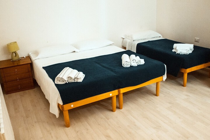 Room 9 of 14