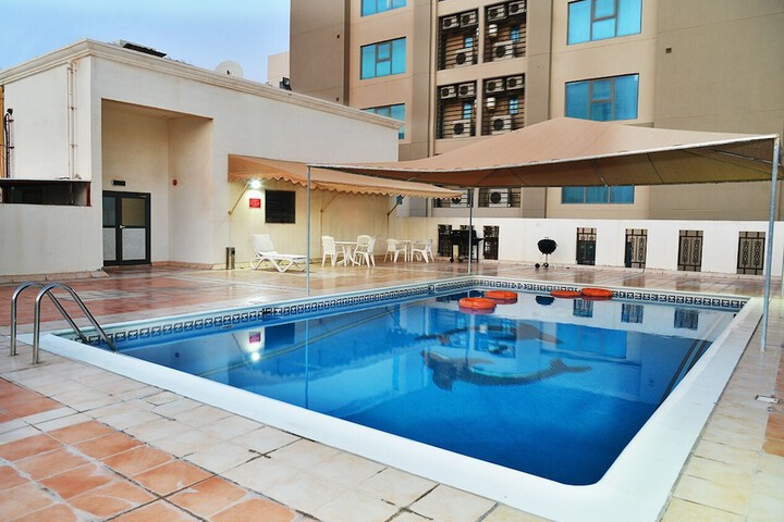 Hotel with Pool