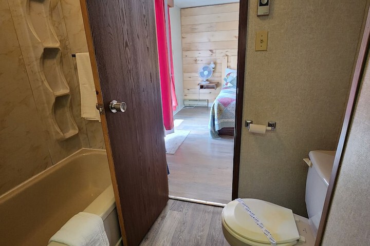 Room 65 of 127