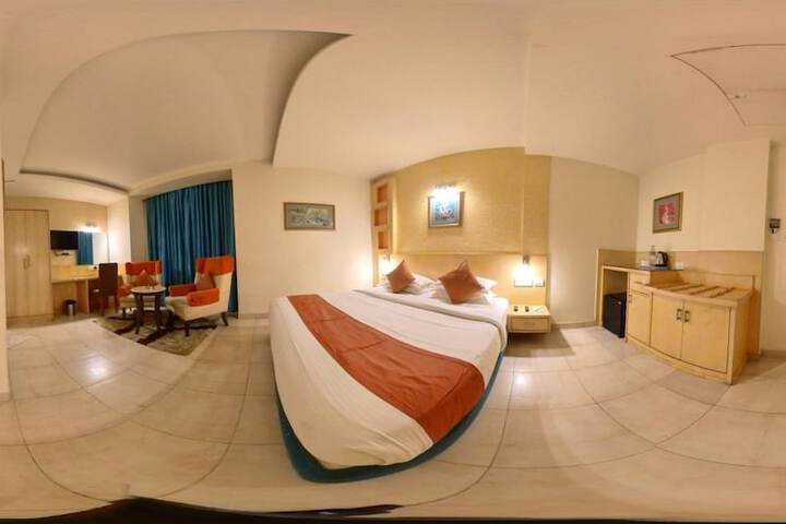 Room 12 of 34