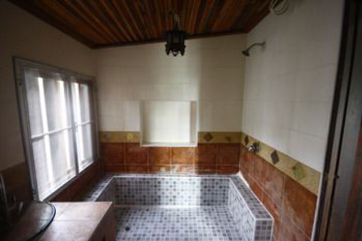 Room 3 of 33