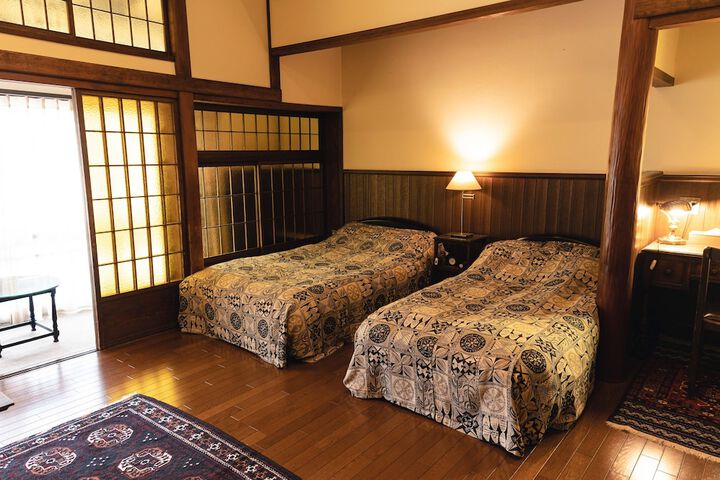 Room 12 of 48
