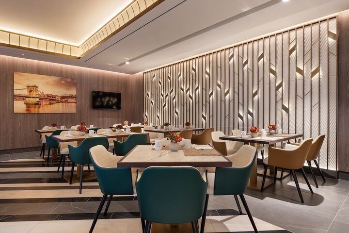 Dining 69 of 75