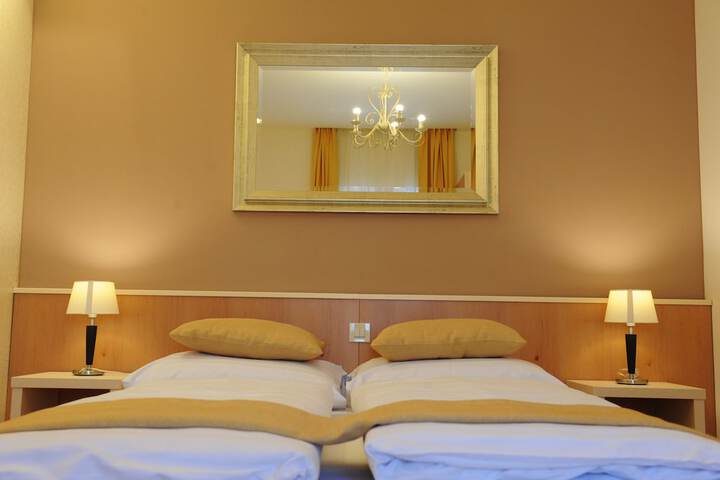 Room 9 of 73
