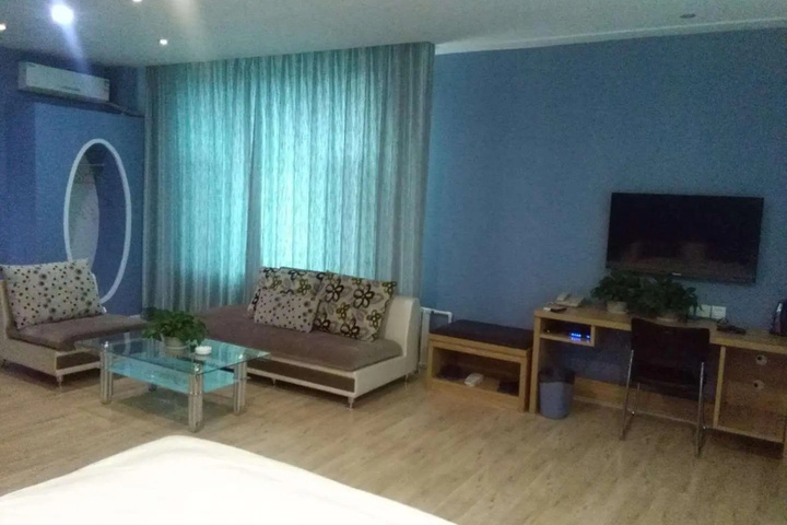 Room 4 of 5