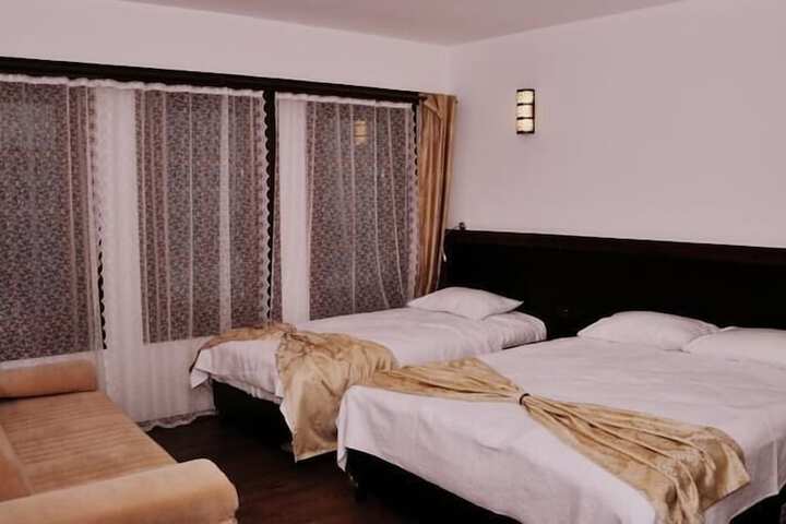 Room 11 of 33