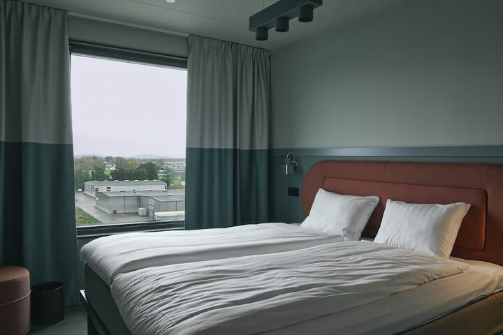 Room 17 of 44