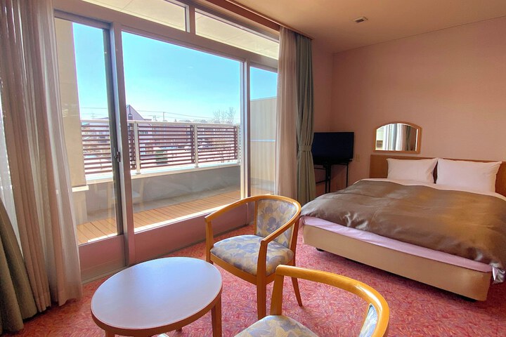 Room 12 of 35