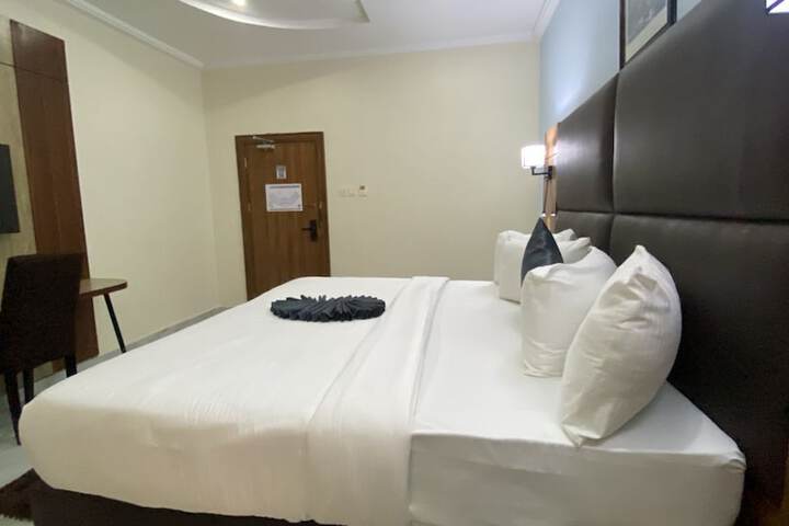 Room 10 of 23
