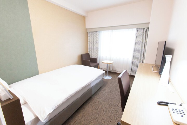 Room 15 of 42