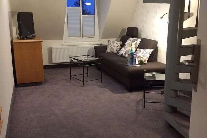 Room 5 of 25