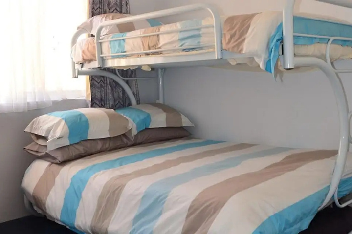 Room 5 of 13