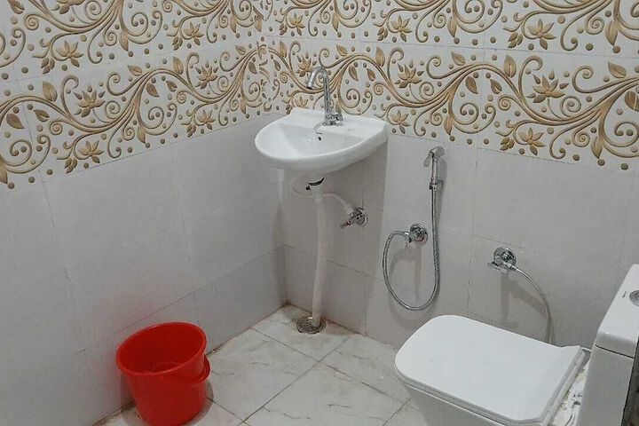 Room 13 of 19