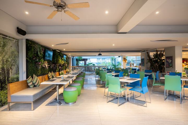 Dining Photos