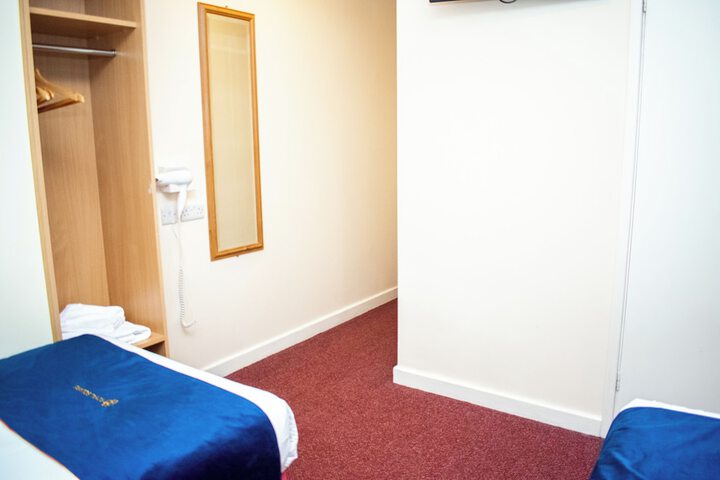 Room 72 of 157