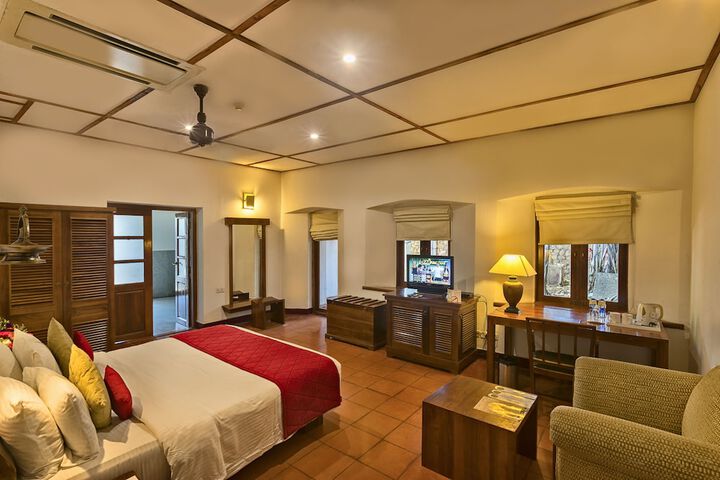Room 10 of 34
