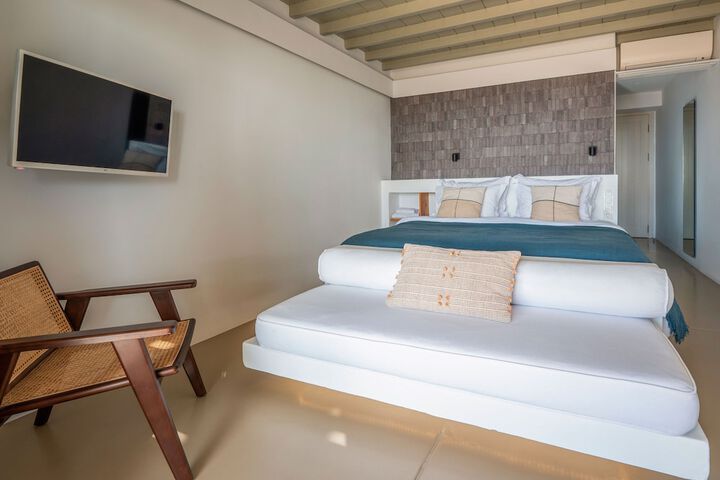 Room 55 of 230
