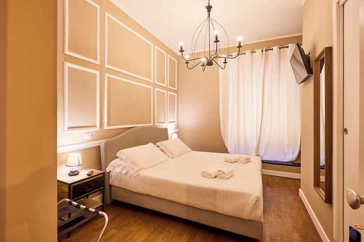 Room 7 of 32