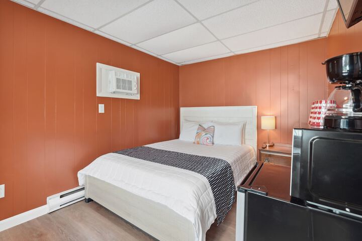 Room 25 of 64