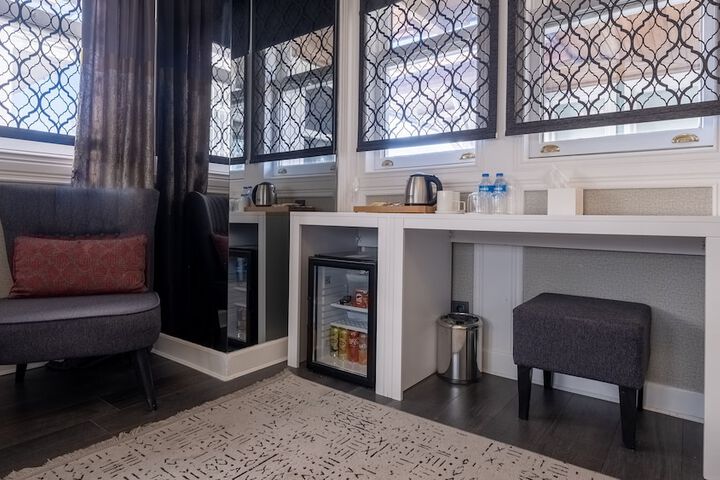 Room 60 of 184