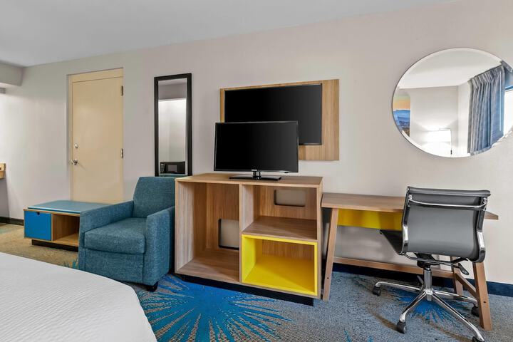 Room 6 of 36