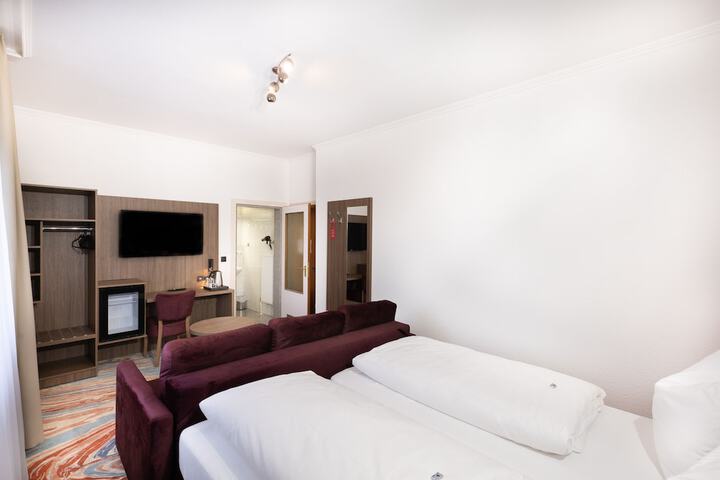 Room 14 of 84