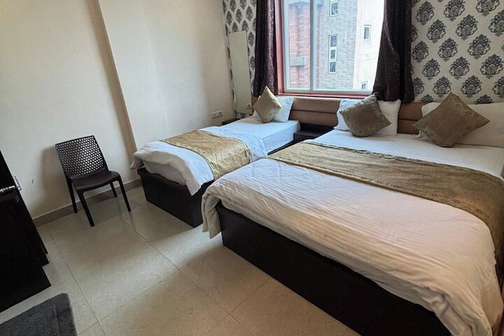 Room 8 of 13