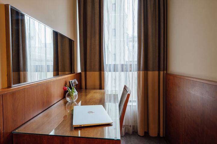 Room 83 of 156