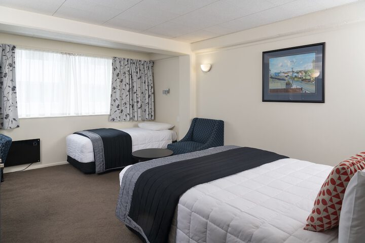 Room 14 of 33