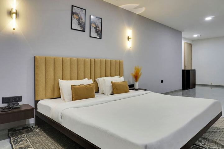Room 9 of 28