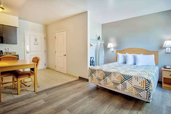Room 18 of 39