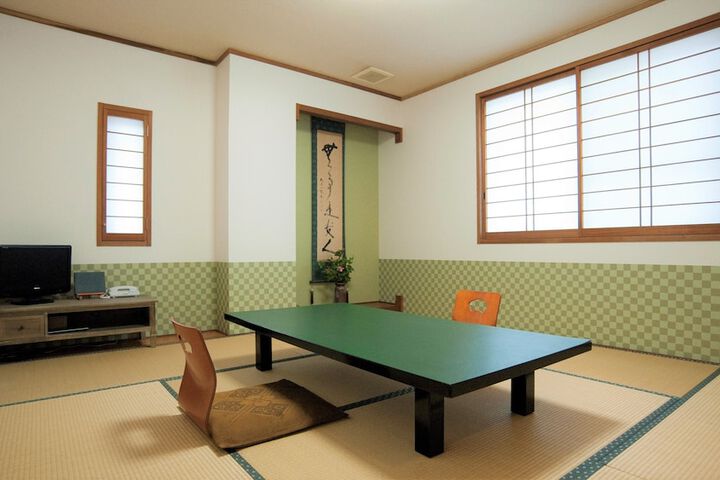 Room 2 of 31