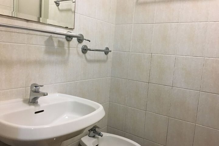 Room 32 of 45