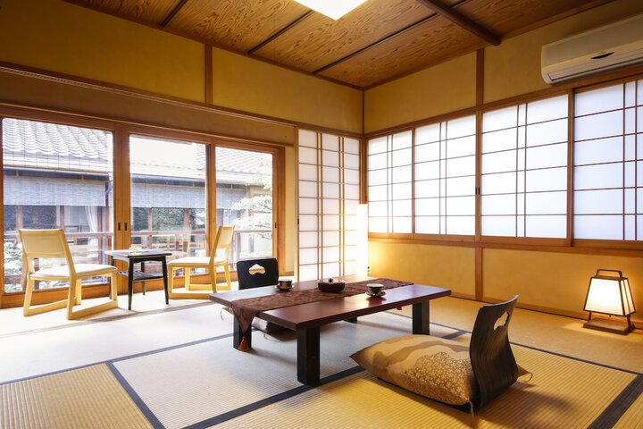 Room 10 of 36