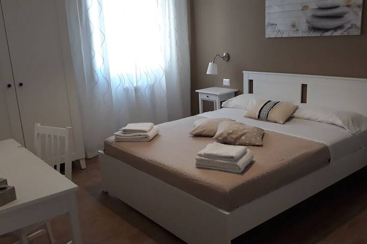 Room 8 of 40