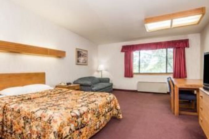 Room 18 of 38