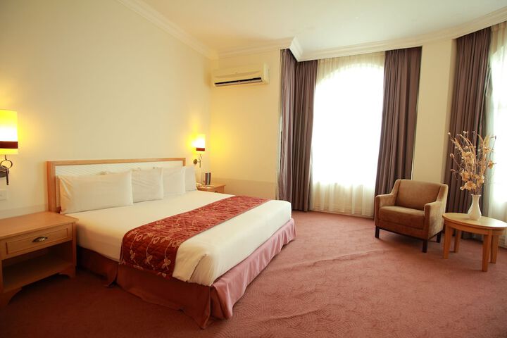 Room 26 of 65