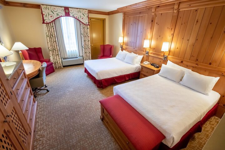 Premier 2 Queen Beds (13 of 13)