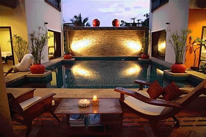 Pool Hotel