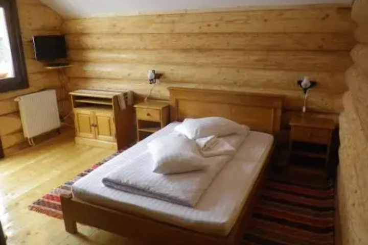 Room 4 of 19