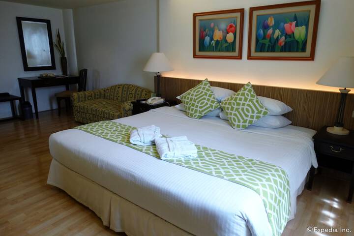 Room 17 of 44