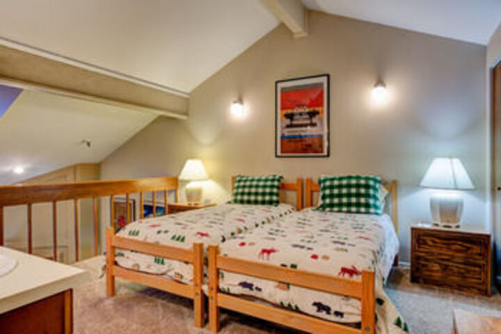 Room 7 of 25