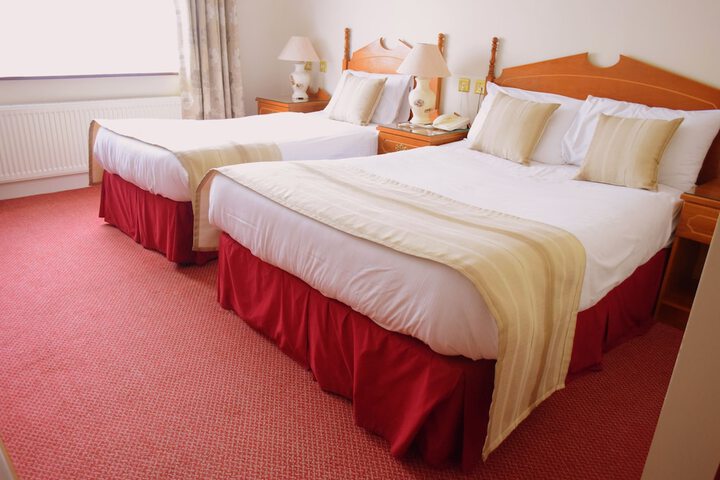 Room 4 of 28