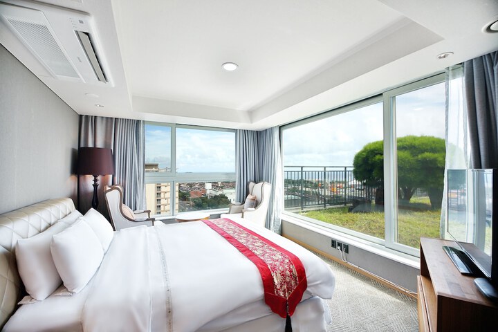 Room 21 of 69
