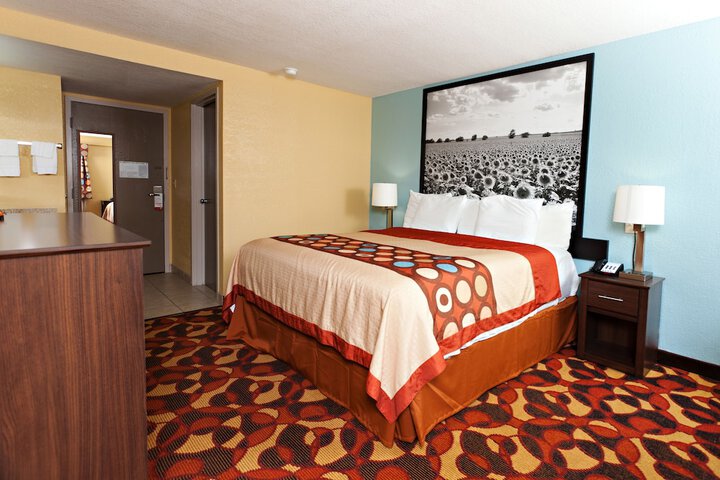 1 King Bed (42 of 45)