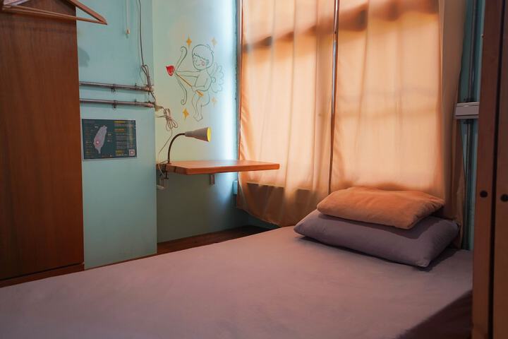 Room 14 of 42